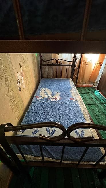 tekli carpayi: 2 qatlı yataq, kravat. Ailə istifadə edib. Hələdə möhkəm vəziyəttədir — 3