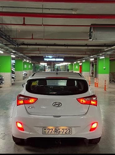 Транспорт: Hyundai i30: 1.4 л | 2015 г. Хэтчбэк — 10