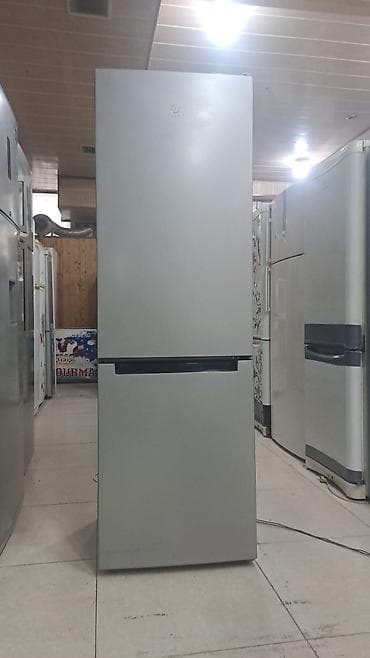 2 qapılı Indesit Soyuducu Satılır, rəng - Gümüşü