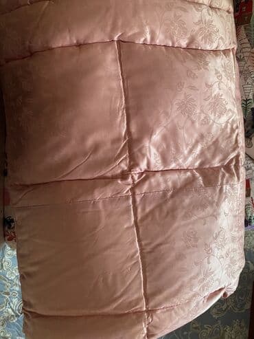 yapışqanlı divar kağızı: Qaz tükü yorğan - Rəng: Pudra/solğun çəhrayı - Parça: Parlaq atlas — 1