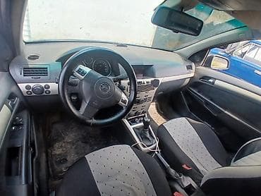 universal pult: Opel Astra: 1.3 l | 2007 il 494666 km Universal — 4