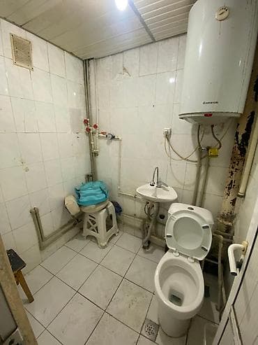 Mənzillər: 📍 Neftçilər metrosunun yaxınlığında 5 mərtəbəli binanın 1-ci — 5