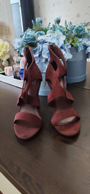 Basanoşka və səndəllər: Ölçü: 39, rəng - Qırmızı, İşlənmiş — 1