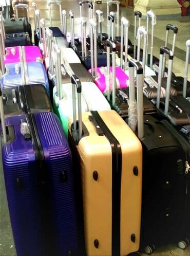 купить бу чемодан: Çəmadanlar 50₼ dən başlayan qiymətlərlə Ağ şəhər AMAY ticarət — 4