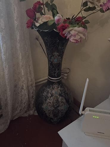 palma gul: Bir vaza, Keramika — 1