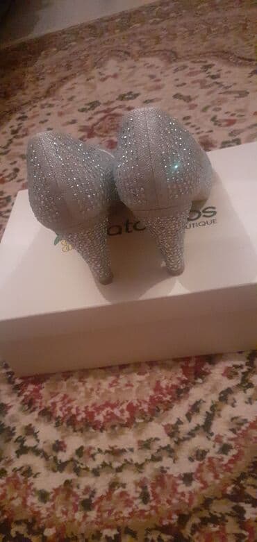 белые туфли новые: Туфли, Размер: 38, цвет - Белый, Б/у — 2