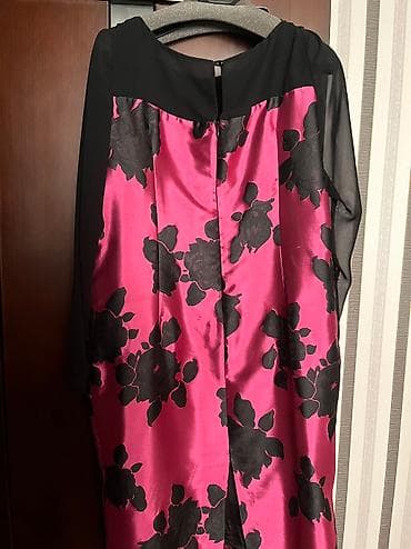 Şortlar: Marina Rinaldi markasinin geyimidir. 1-2 defe geyinilib. Yeni kimidir — 3