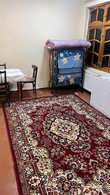 kirəyə ev: 1 otaqli kiraye ev. Ancaq xanimlara verilir. Metroya piyada 10 — 2