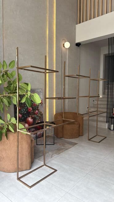 kitab rəfləri işlənmiş: Demir,butov polkali divar ucun . Uzerinde shushe polkalarida var — 2