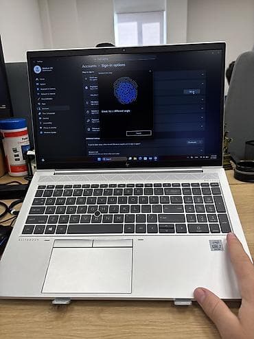 HP: HP EliteBook, 15.6 ", Intel Core i7, 512 GB — 2