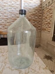 бутыль стеклянная 20 литров: Şüşə damacana – geniş ağızlı, qapaqlı - Material: qalın, şəffaf şüşə — 1