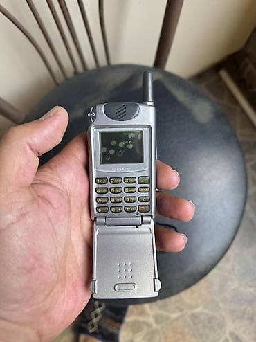 pulsuz telefon: Nokia 8 Sirocco, < 2 GB Memory Capacity, rəng - Boz, Düyməli — 7