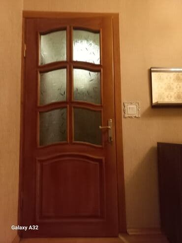 Məhsul: Şüşəli iç qapılar (ağac görünümlü) - Material: Təbii ağac