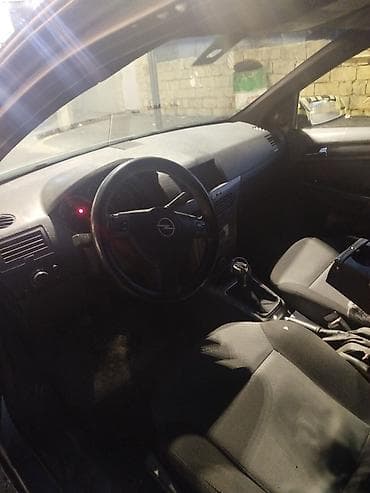 mersedes qapi: Salam. Tecili satilir. Problemi yoxdur. endirim olunacaq. Opel Astra H — 5