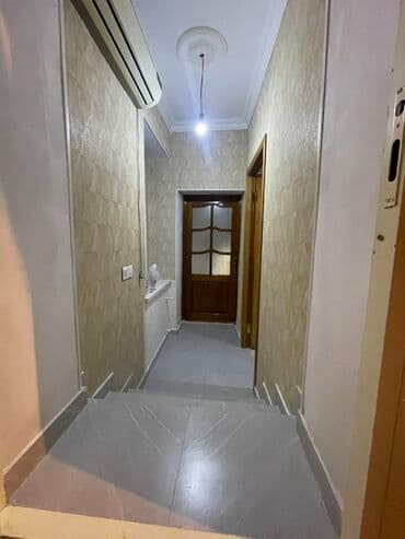 qaxda evlər: Bakı, 20-ci sahə, 3 otaqlı, Köhnə tikili, m. İçərişəhər, 68 kv. m — 1