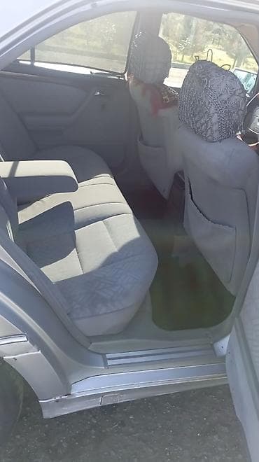 Mercedes-Benz 220: 0.2 l | 1994 il Ofrouder/SUV — 3