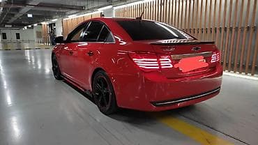 aka masin: Chevrolet Cruze LT – idman üslublu sedan - Kuzov: parlaq qırmızı — 6