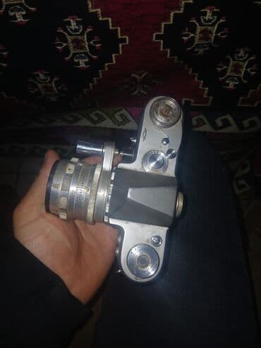 Məhsul: Sovet istehsalı 8 mm lentli kino-kamera Təsvir: - Mexaniki