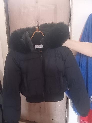 kuryer geyimi: Qısa qara puffer gödəkçə – brend: HUEYII, ölçü: M - İsti və yüngül — 1