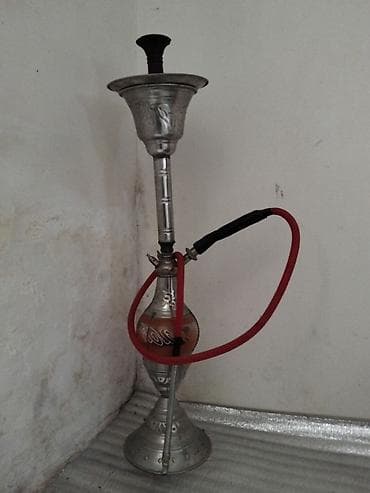 Şüşəli və metal gövdəli nərgilə - Klassik dizaynlı, oyma naxışlı