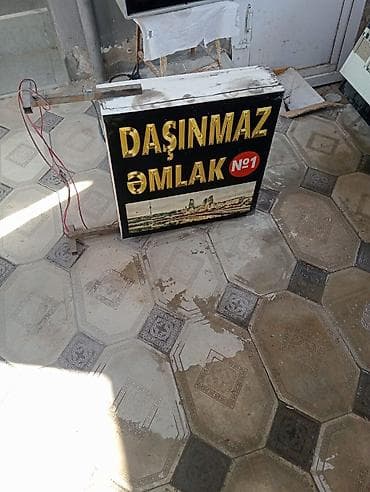 Məhsul: “Daşınmaz Əmlak №1” işıqlandırılan vitrin/tablo reklam