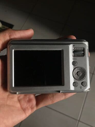 starex qara qarayev фото: Samsung ES28 rəqəmsal fotoaparatı, 5x optik böyütmə imkanı ilə. Yığcam — 1
