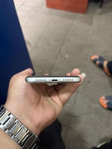 iphone 14 max: IPhone 11, 64 GB, Ağ, Barmaq izi, Face ID — 5