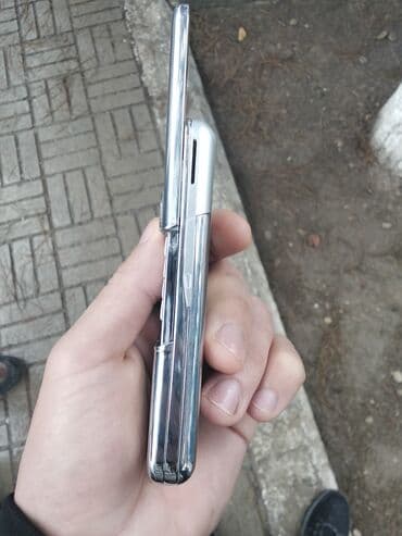 телефон fly nimbus 14: Klassik slayder mobil telefon - Korpus: xrom rəngli parlaq metal — 4