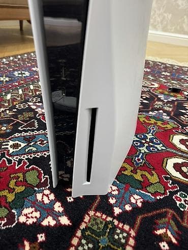 playstation dört: Playstation 5(825 gb) İdeal vəziyyətdədir Üstündə iki ədəd original — 3