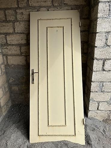 Mənzil üçün İşlənmiş Giriş qapısı 90x220 sm Zamok ilə, Zəmanətsiz, Ünvandan götürmə