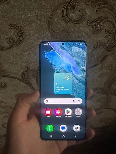 Фото и видеокамеры: Samsung Galaxy S21 FE, 128 ГБ, цвет - Черный, Беспроводная зарядка — 1