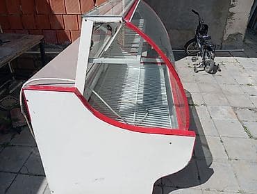 vitrini: Mağaza vitrini – soyuducu vitrin (şüşəli, qırmızı-ağ dizayn) - Ön və — 2