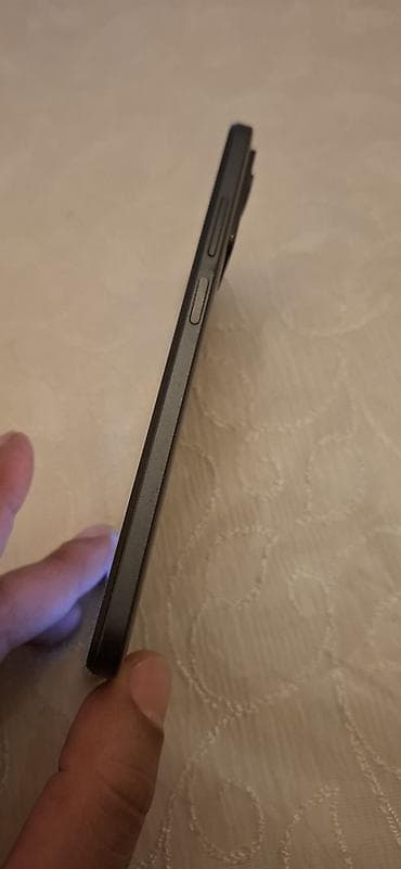 telefon aliram: Xiaomi Redmi smartfon - Model: Redmi (arka qapaqda Redmi loqosu). - — 3