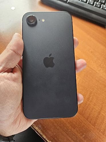 iphone se 2: IPhone 16e, 128 GB, Midnight — 3