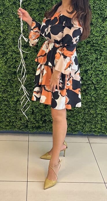 zapi satilir tecili: Adl brendinə məxsusdu.1 dəfə geyinilib 1 saatlıq.38-40 razmerdi.Hamilə — 1