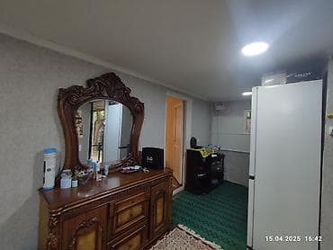 Satılır: həyət evi - Torpaq: 4 sot - Həyətyanı sahə: naves (örtülü — 5
