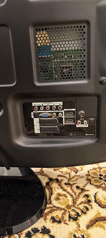 Mətbəx texnikası: Ekran sınmayıb göstərir ama qara lentlər var . ünvan Xırdalan — 5