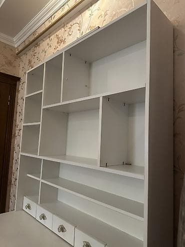 polkalar: Düz masa, Stulsuz, Polkalı, Siyirməli, Sadə laminat — 4