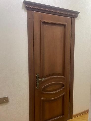 Tək qapılar 400 cüt olanlar 700 əla vəziyyətdərir. Təmiz qoz — 2