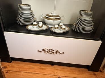 Geely: Стеклянная витрина-шкаф — 3