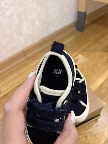 Детская обувь: H&M кеды 
Как новые 
Размер 23
Цена 10 — 5