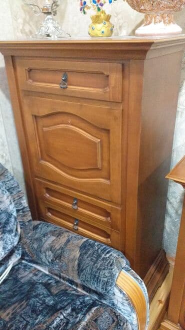 heyet ucun oturacaqlar: İşlənmiş, Masa və oturacaqlar, Dolab, Komod — 3