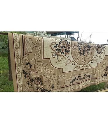 Xalça 3 eded var elde 300/200 300/200 Yuyulmus temiz vezyetdedi Her