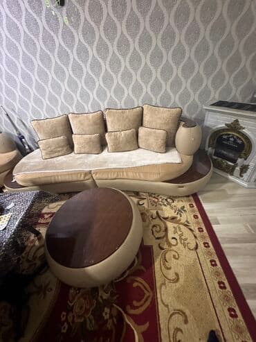 cay evi ucun divan islenmis: Künc divan, İşlənmiş, Açılmayan, Bazasız, Vеlur parça, Çatdırılma yoxdur — 1