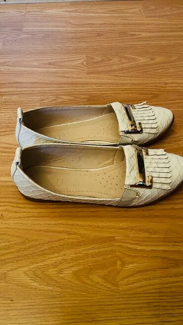 qara mokasinlər: Ölçü: 37, rəng - Ağ, İşlənmiş — 2