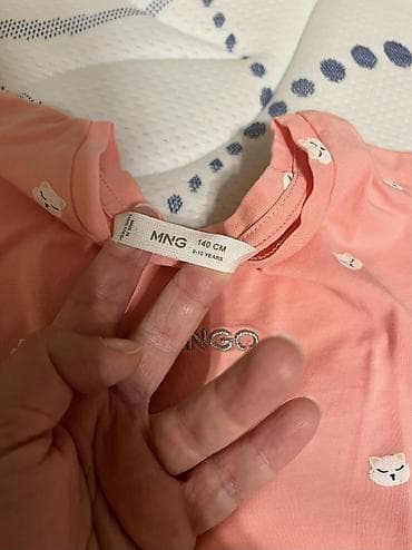 Destde ala bilersiz. ayri ayrida. Dest 25 azn. ayri ayri 15 azn. Mango