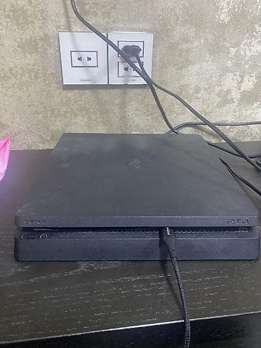 ps3 super silim: Sony PlayStation 4 Slim oyun konsolu Xüsusiyyətlər: - Model: PS4 Slim — 4
