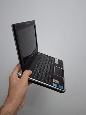 xarab komputerlerin alisi: Unvan:Masazırdadı. Toshiba NB100 netbuku Xüsusiyyətlər: - Ekran: 8.9" — 3