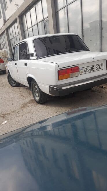 oka satılır: Lada (VAZ) klassik sedan – ağ rəng, 4 qapı, arxaötürücülü. Xarici: - — 2