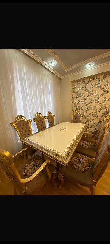 Qonaq otağı üçün, İşlənmiş, Dördbucaq masa, 8 stul lalafo.az -da Qonaq otağı üçün, İşlənmiş, Dördbucaq masa, 8 stul
